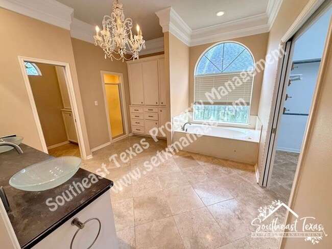 Building Photo - 4980 Littlewood Dr
