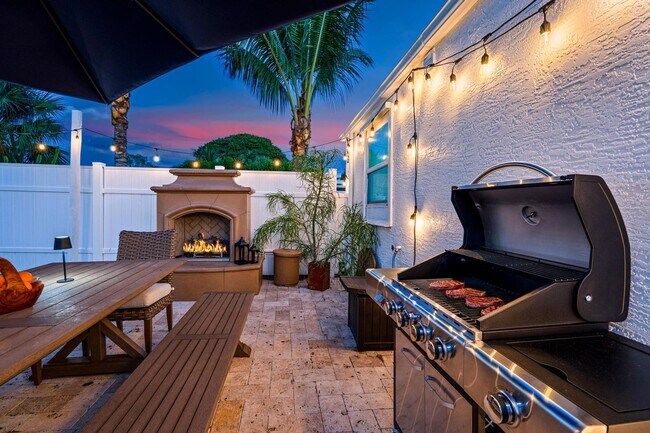 Building Photo - 214 Seacrest Ln