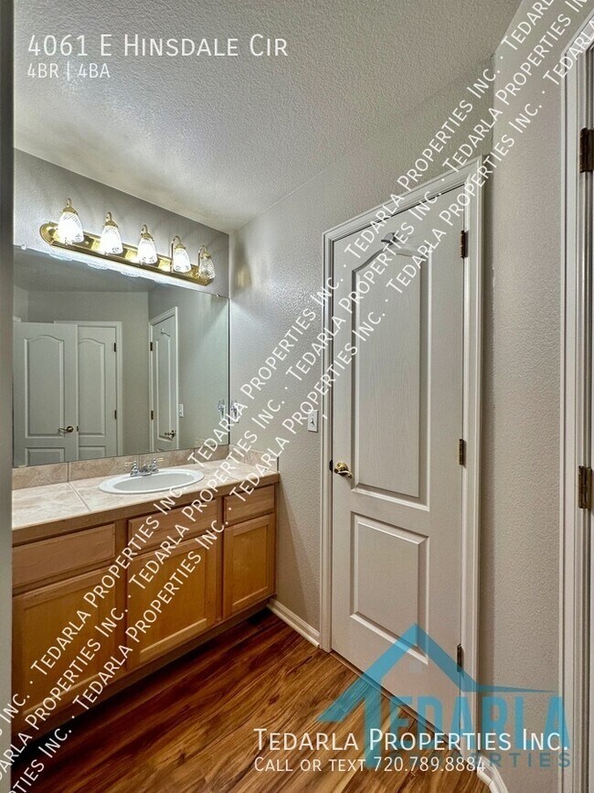 Building Photo - 4061 E Hinsdale Cir