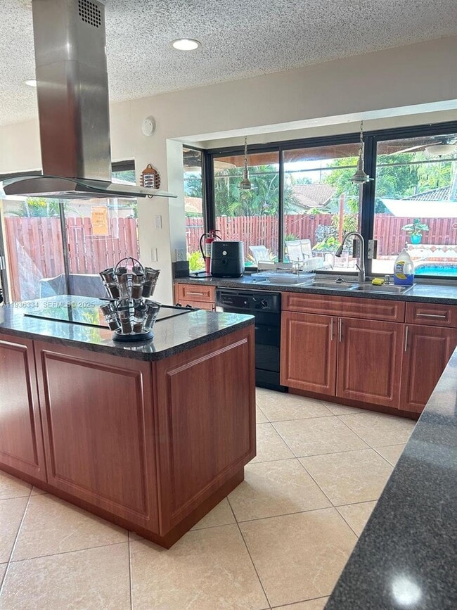 Building Photo - 9248 Shadow Wood Blvd