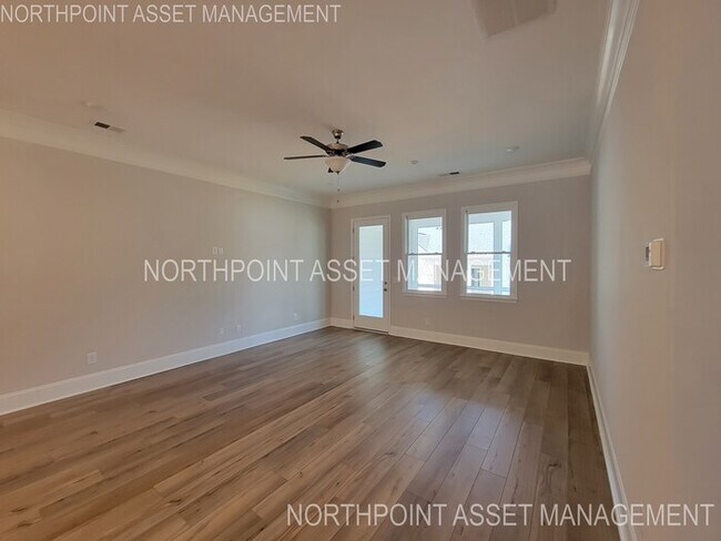 Building Photo - Gorgeous Luxury Townhome for Rent in Kenne...