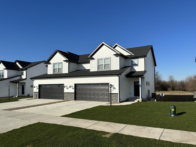 Building Photo - 626 Rapp Dr