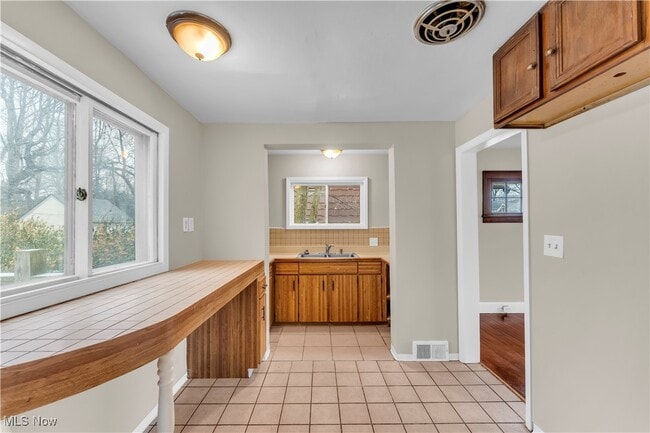 Building Photo - 221 E 266th St