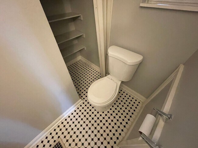 Building Photo - 625 Bellefonte St