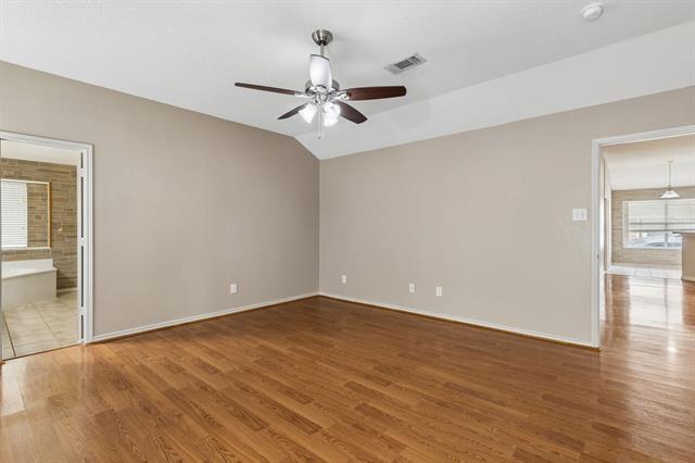 Building Photo - 300 Thomas Dr