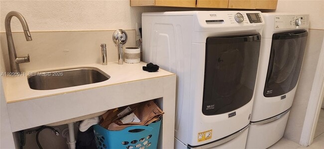 Building Photo - 3870 E Hibiscus St