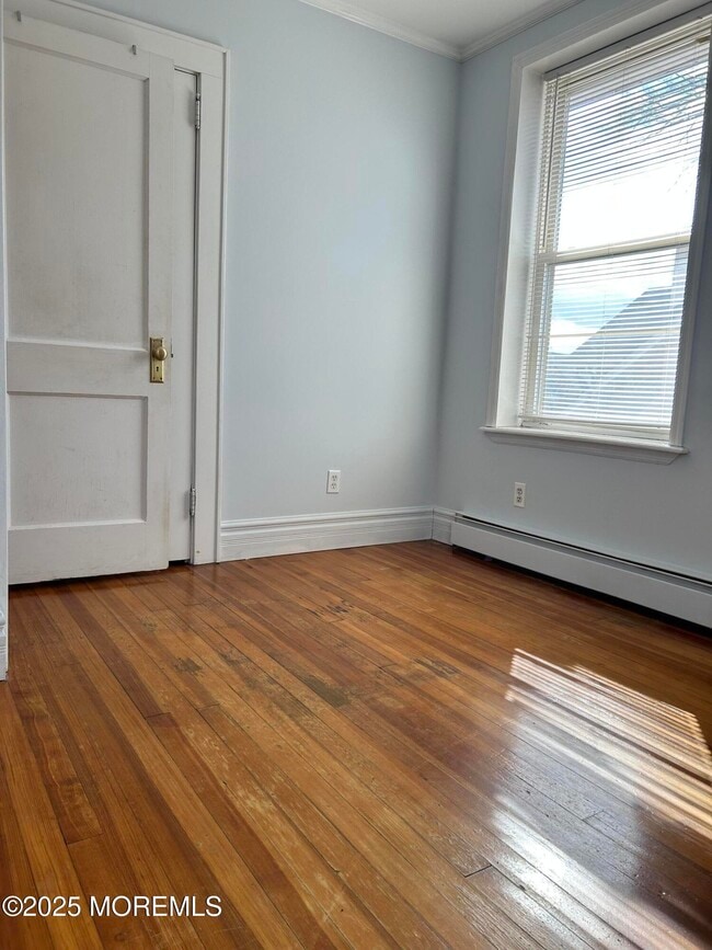 Building Photo - 17 Codington Pl