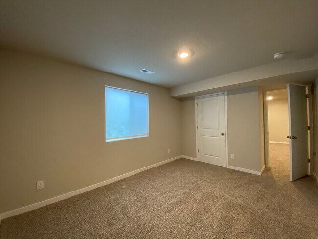 Building Photo - 3016 NW Northwood Ln