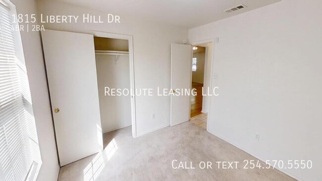 Building Photo - 1815 Liberty Hill Dr