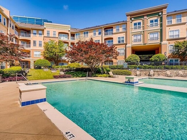 Resort Style Pool 3 - 10 Perimeter Summit Blvd NE