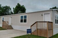 Building Photo - 1498 East Dr