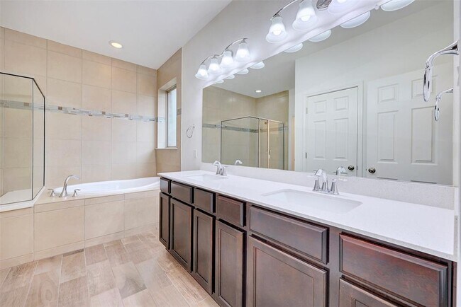 Building Photo - 307 Simmental Loop