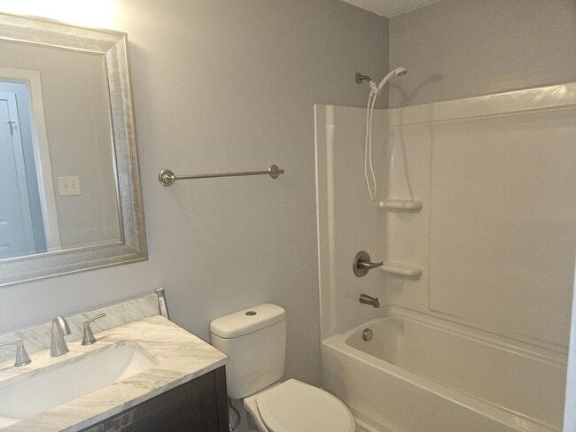 Building Photo - 402 Lotus Dr
