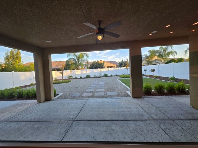 Building Photo - HIGHGATE 3 BED 2 BATH HOUSE RENTAL
