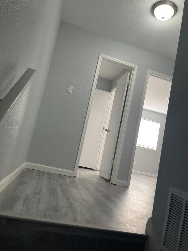 Building Photo - 2332 Sherry St