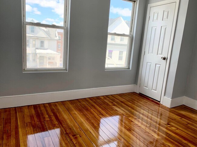 Building Photo - 6 Nahant Ave