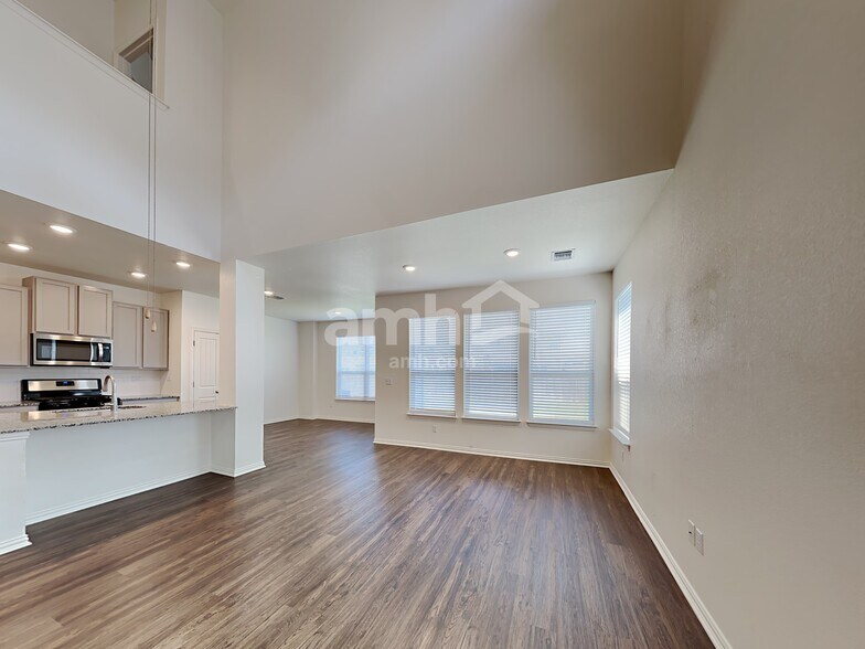 Building Photo - 168 Pebble Creek Run