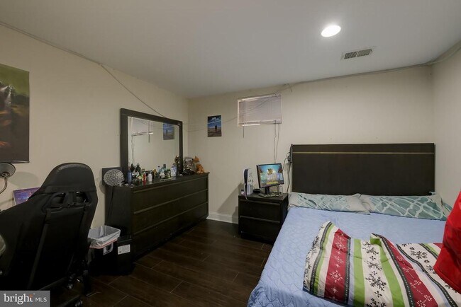 Building Photo - 601 Crossover Ct