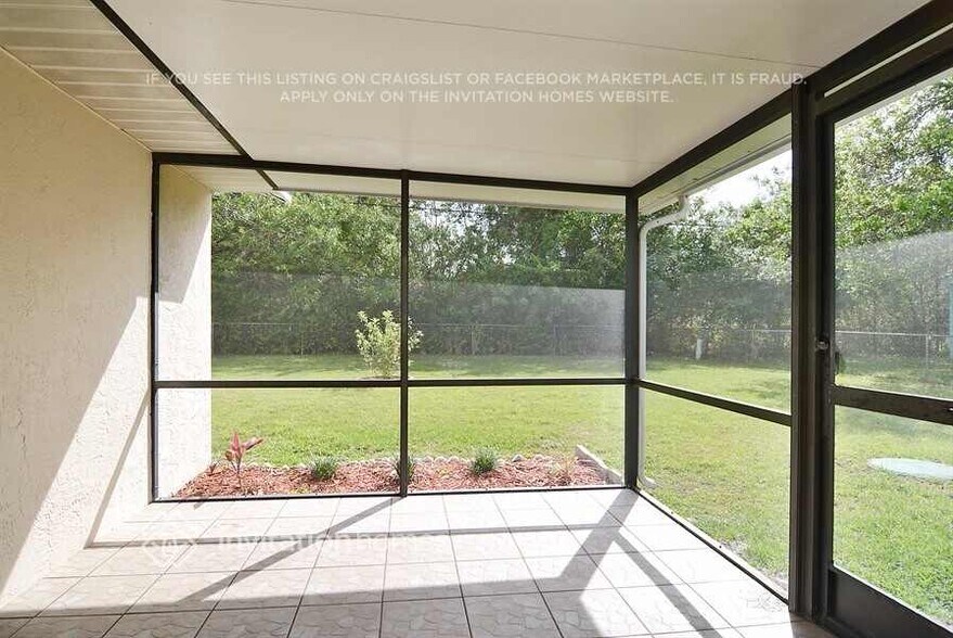 Building Photo - 1649 SE Lorraine St