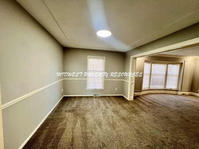 Building Photo - Spacious 4-Bedroom, 3-Bathroom Home with Fenced Yard and Bonus Spaces!