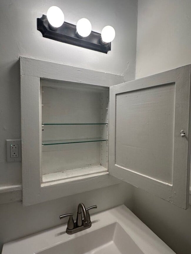 Building Photo - 2209 Rivermont Ave