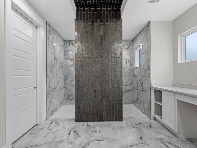 Building Photo - 887 Rd 660