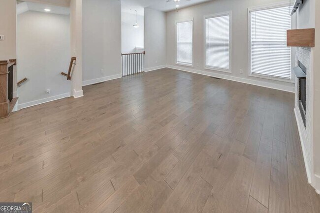 Building Photo - 413 Bishop Ln