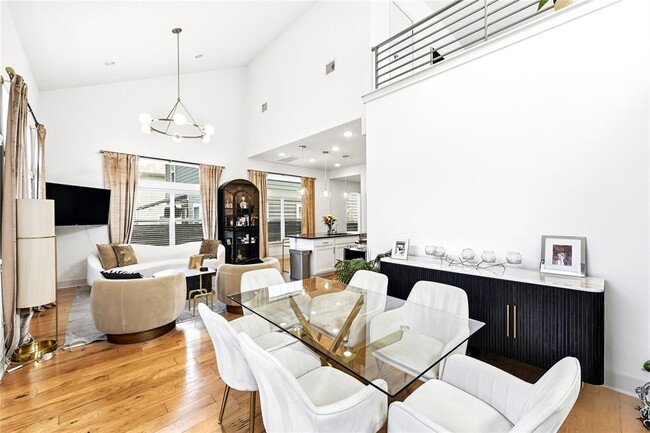 Building Photo - 2306 Capulet St