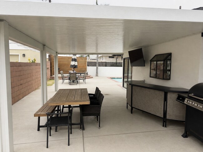 Building Photo - 524 E Navilla Pl