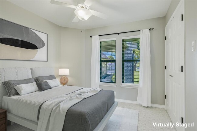 Building Photo - 106 Agarita Dr