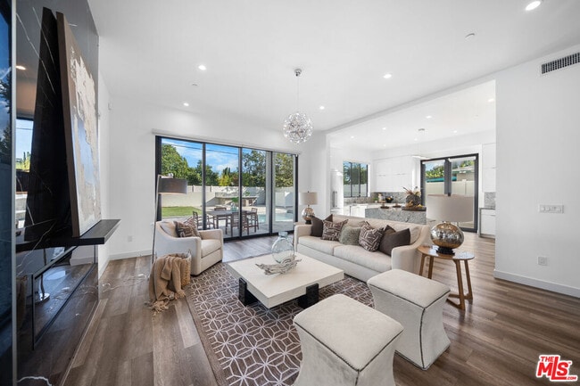 Building Photo - 5812 Willis Ave