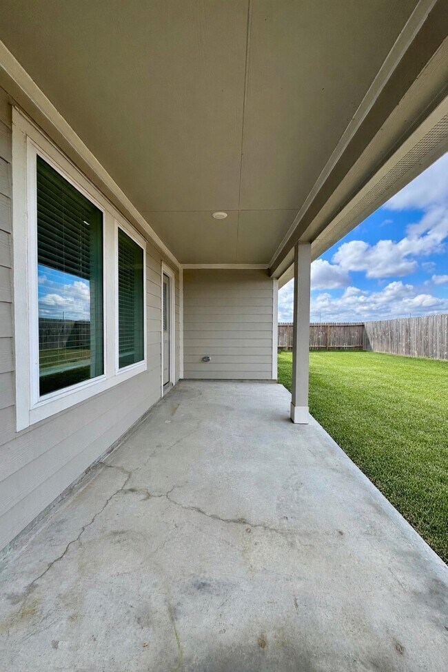 Building Photo - 2216 Laurel Bloom Ln