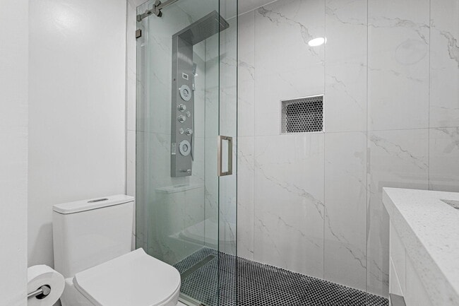 Building Photo - 510 W Park Dr