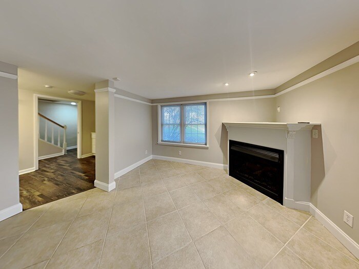 Building Photo - 100 Raymond St