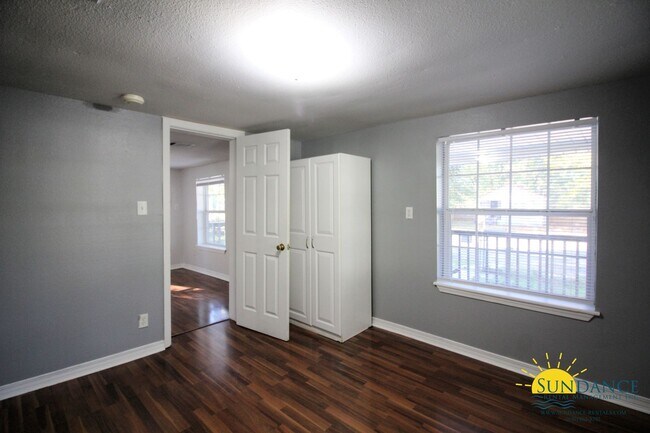 Building Photo - Great 3 Bedroom Home in Crestview!