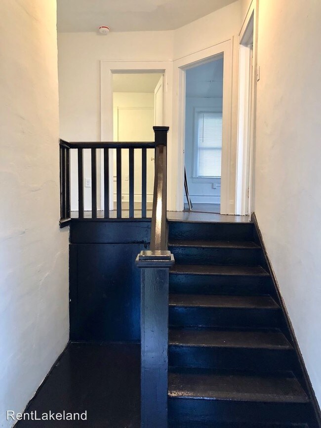 Building Photo - 945 Orange St