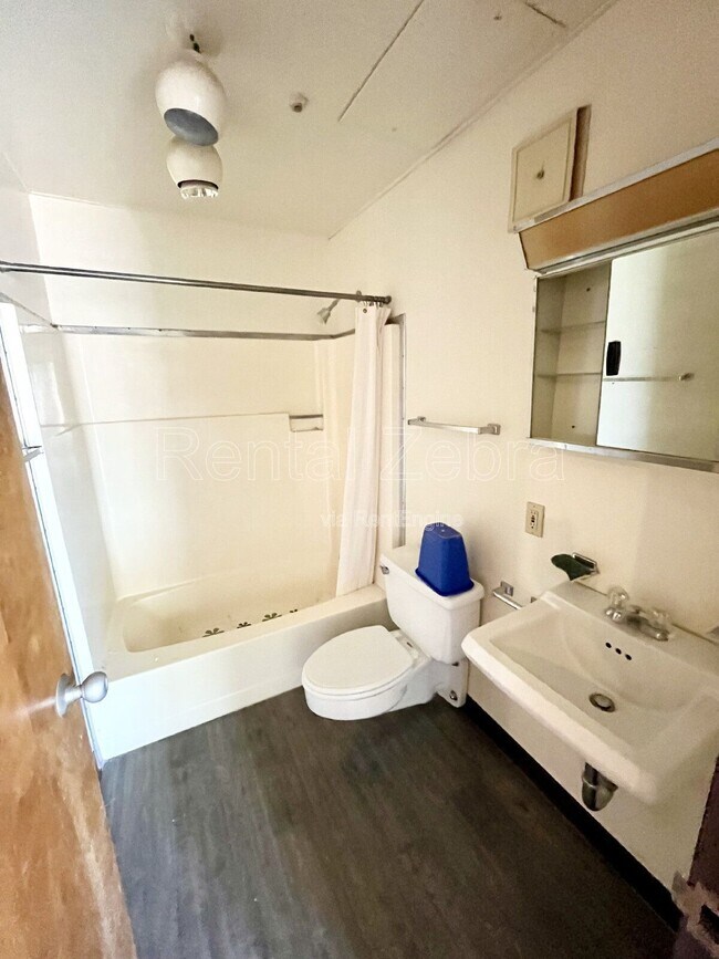 Building Photo - 3745 Hospital Rd