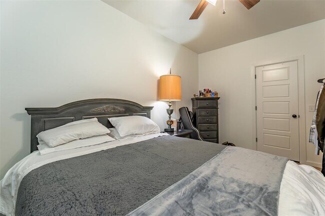 Building Photo - 2429 Rumble Ct