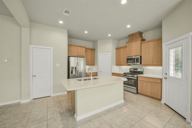 Building Photo - 323 N Spotted Fern Dr