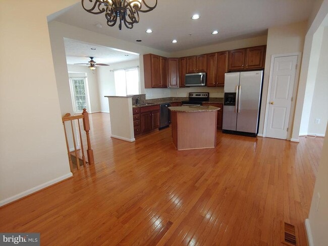 Building Photo - 912 Glaze Ct