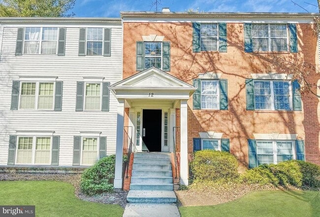 Primary Photo - 12 Normandy Square Ct