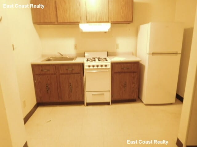 Building Photo - 230 Fuller St