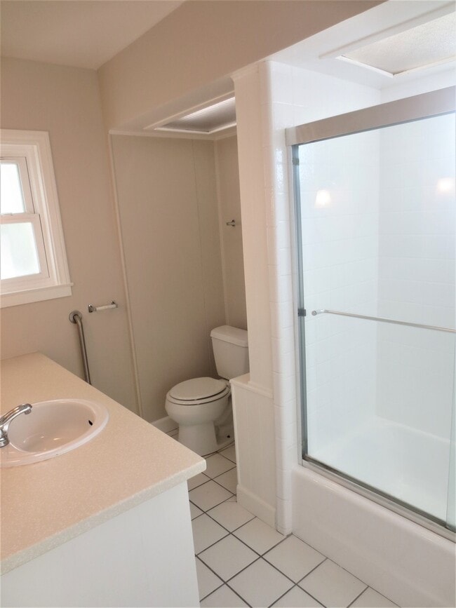 Building Photo - 254 Cypress Dr