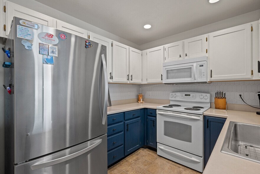 Building Photo - 3734 S Carlisle Park Pl