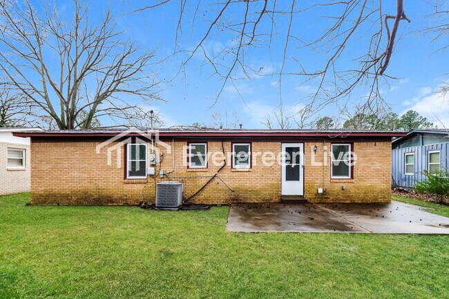 Building Photo - 1574 Gowan Dr