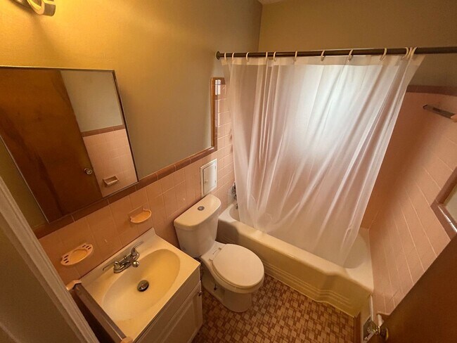 Building Photo - 2920 Gunckel Blvd