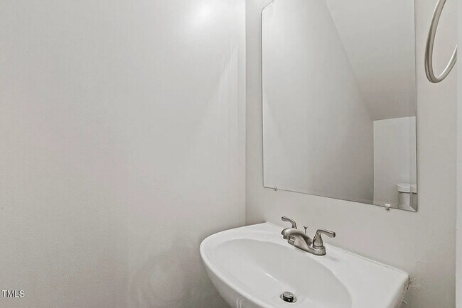 Building Photo - Earn Wealth While Leasing - Like a Homeown...
