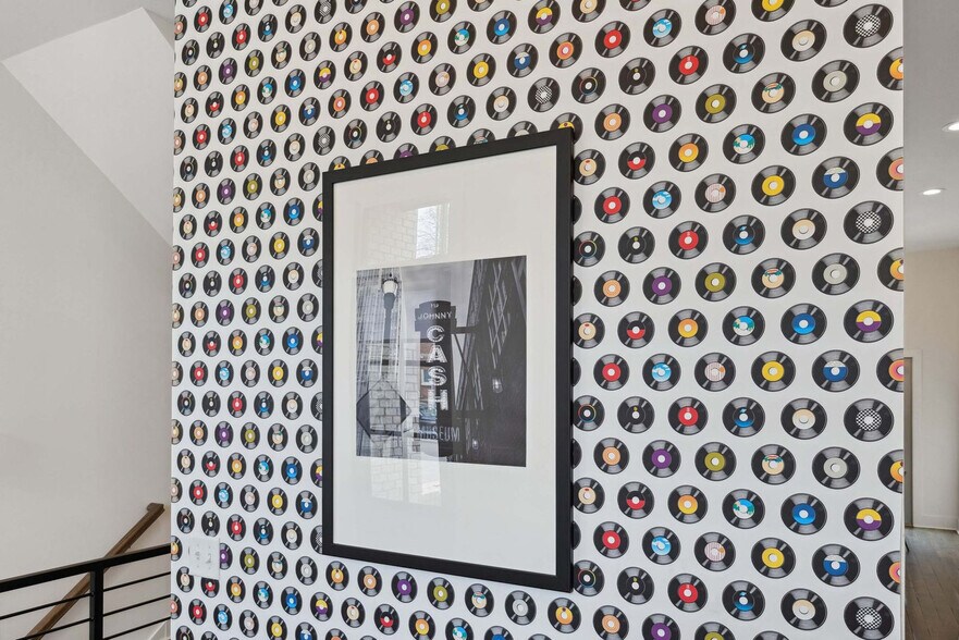 Building Photo - 3206 West End Cir