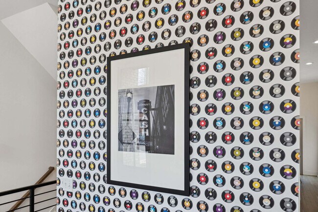 Building Photo - 3206 West End Cir