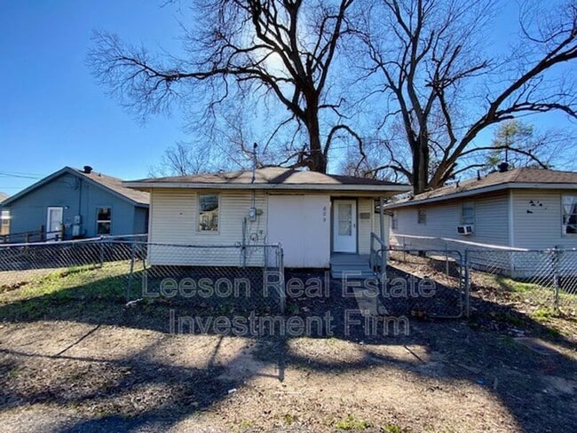 Building Photo - 609 Montgomery St